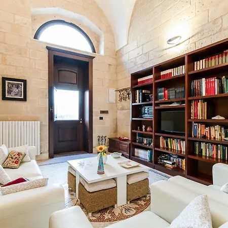 Guesthost - Centro Exclusive Lecce